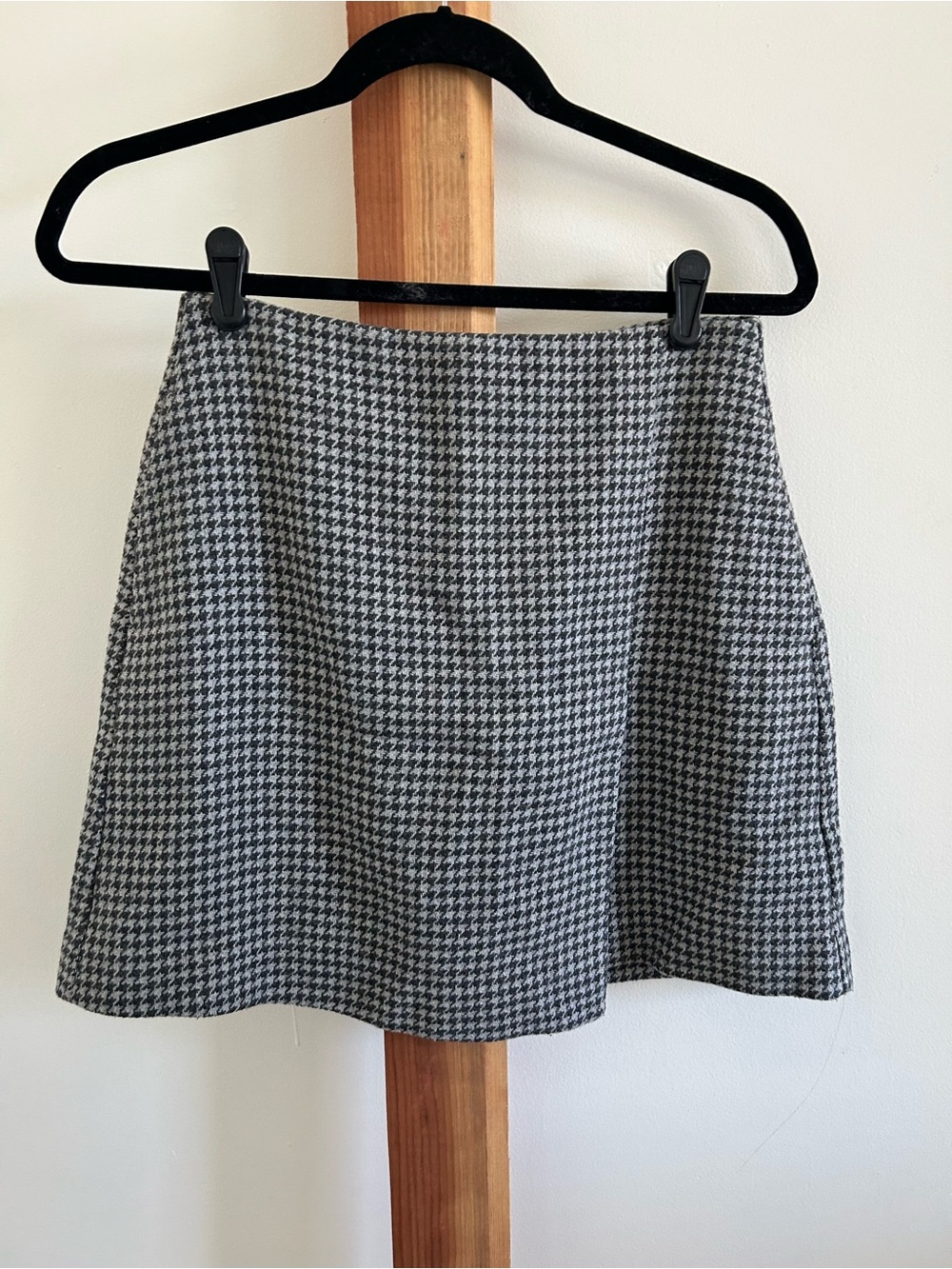 Uniqlo Houndstooth A-Line Mini Skirt - Black & White